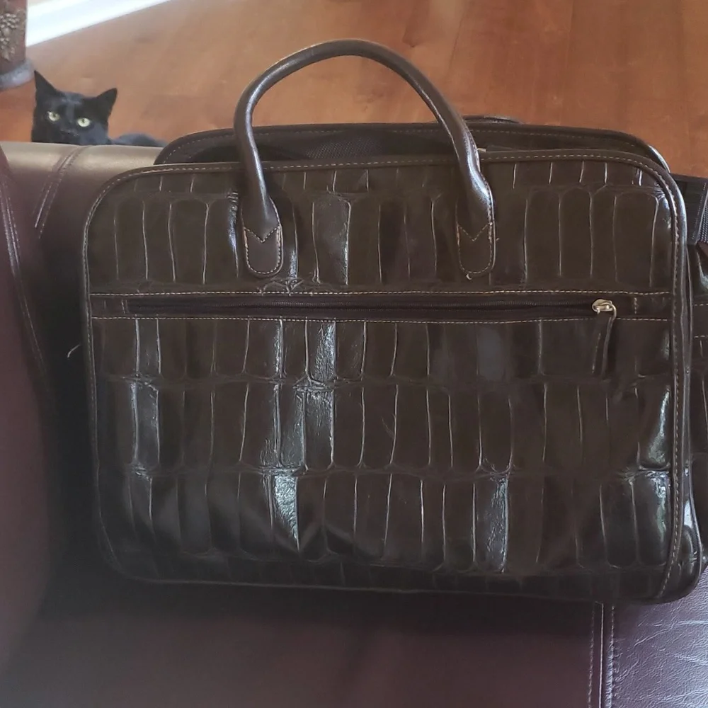 Bueno Travel Bag.